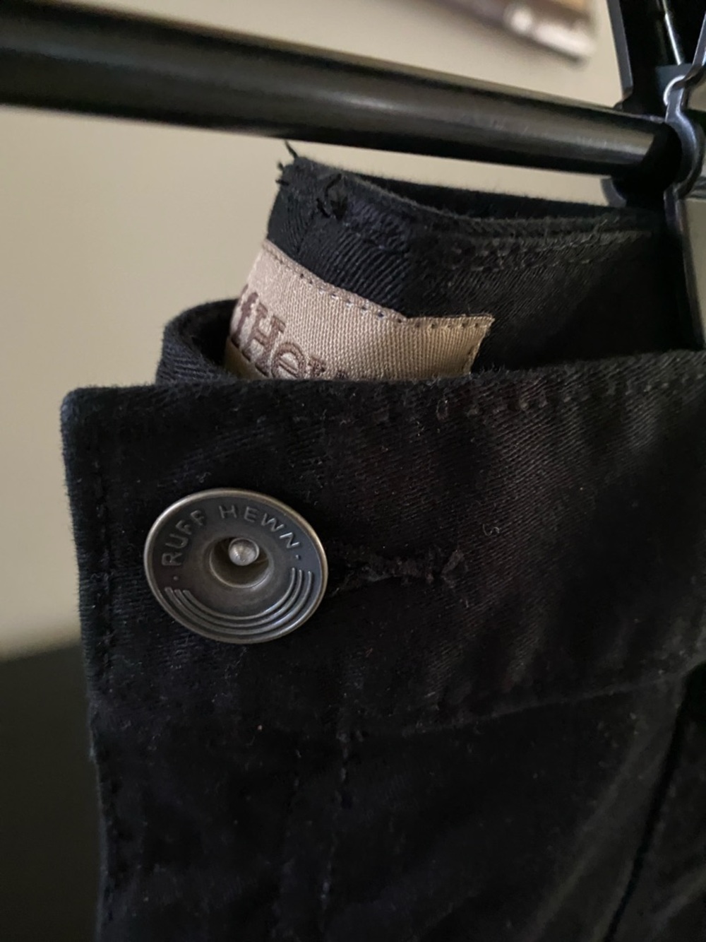 Black Ruff Hewn Capris - Picture 5 of 7